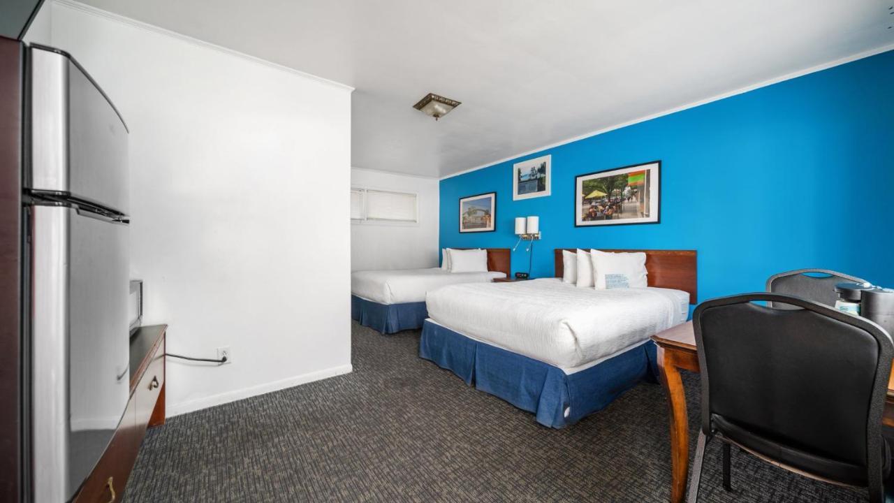 Grand Traverse Motel ทราเวิร์สซิตี้ ภายนอก รูปภาพ
