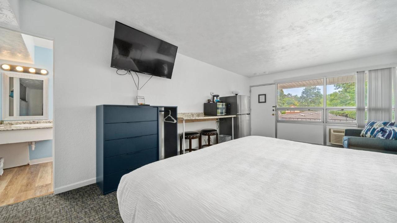 Grand Traverse Motel ทราเวิร์สซิตี้ ภายนอก รูปภาพ