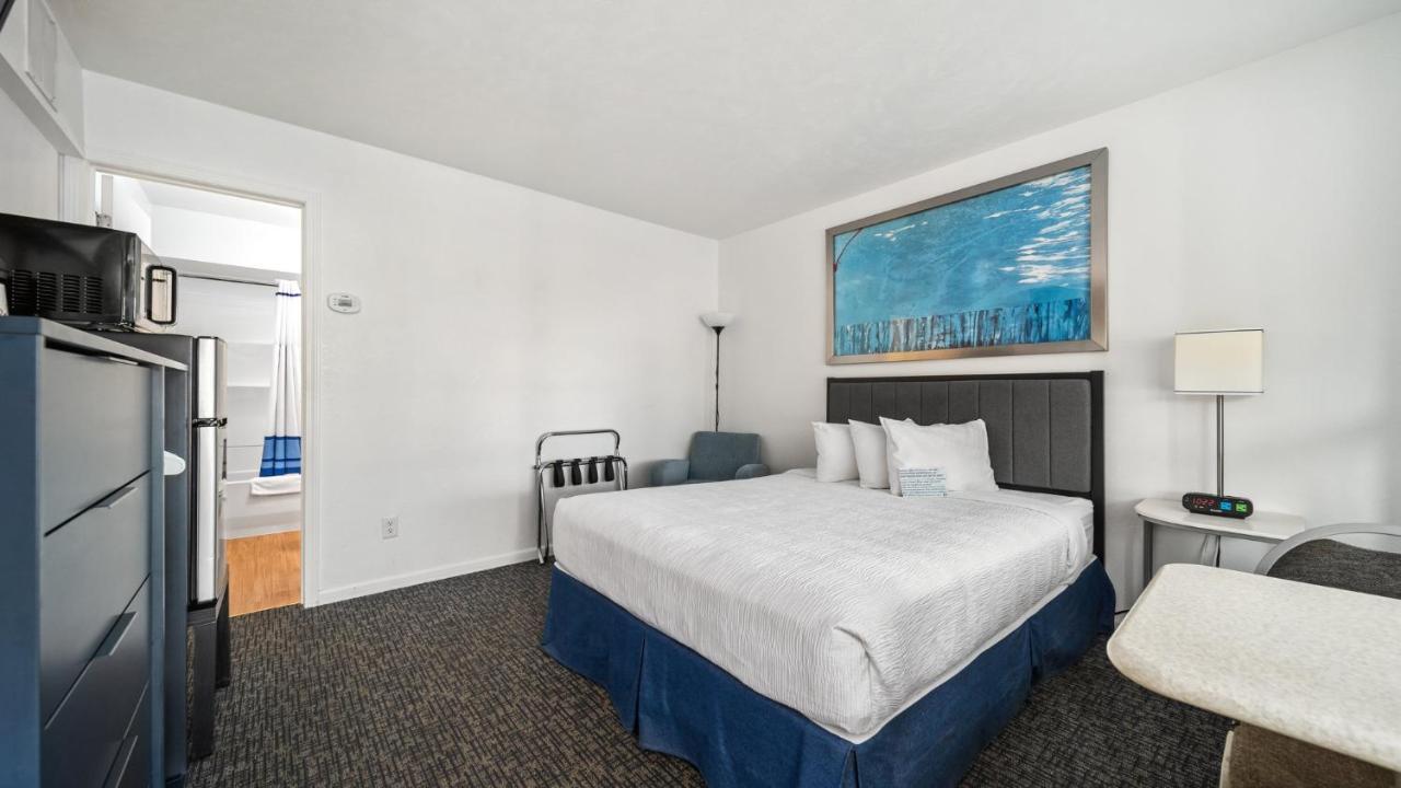 Grand Traverse Motel ทราเวิร์สซิตี้ ภายนอก รูปภาพ