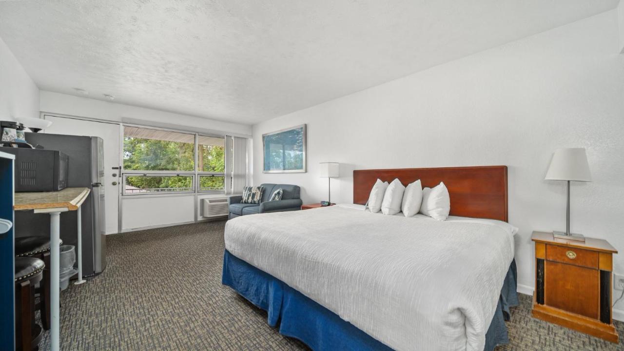 Grand Traverse Motel ทราเวิร์สซิตี้ ภายนอก รูปภาพ