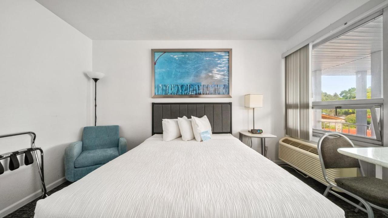 Grand Traverse Motel ทราเวิร์สซิตี้ ภายนอก รูปภาพ