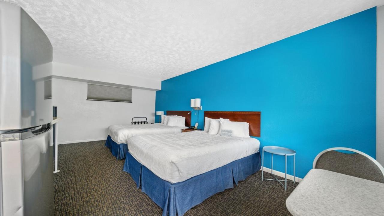 Grand Traverse Motel ทราเวิร์สซิตี้ ภายนอก รูปภาพ