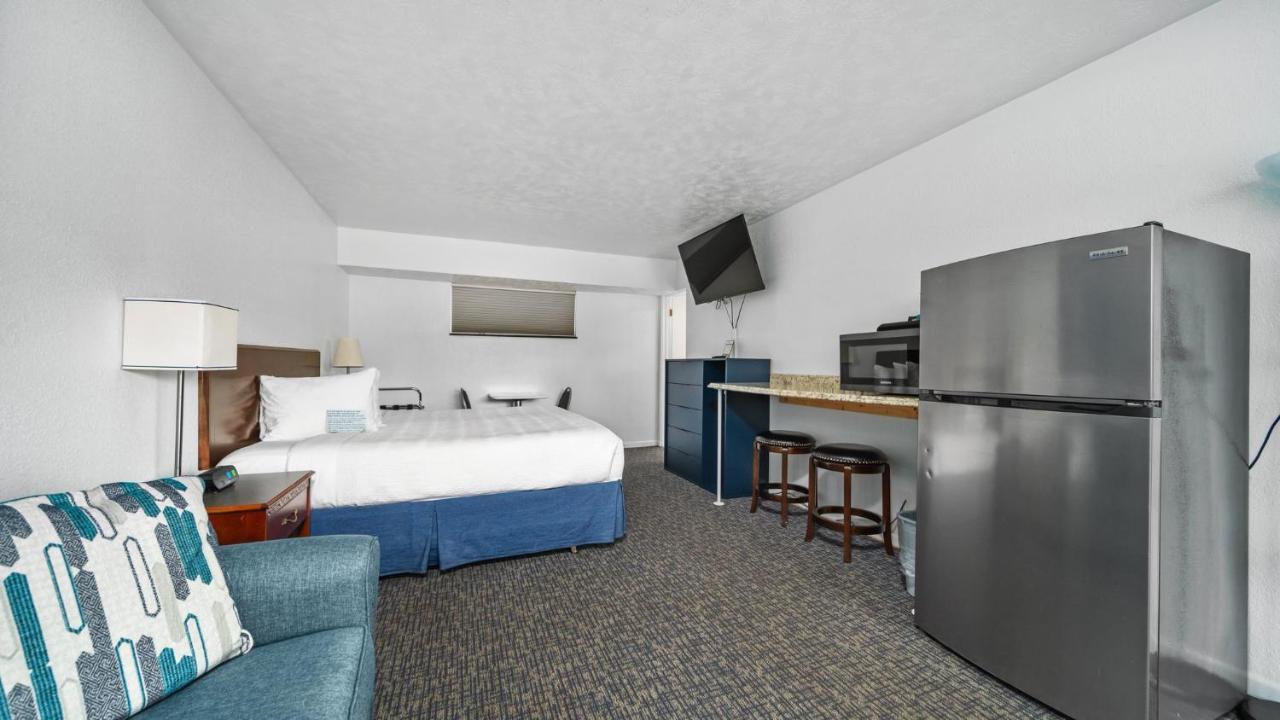 Grand Traverse Motel ทราเวิร์สซิตี้ ภายนอก รูปภาพ