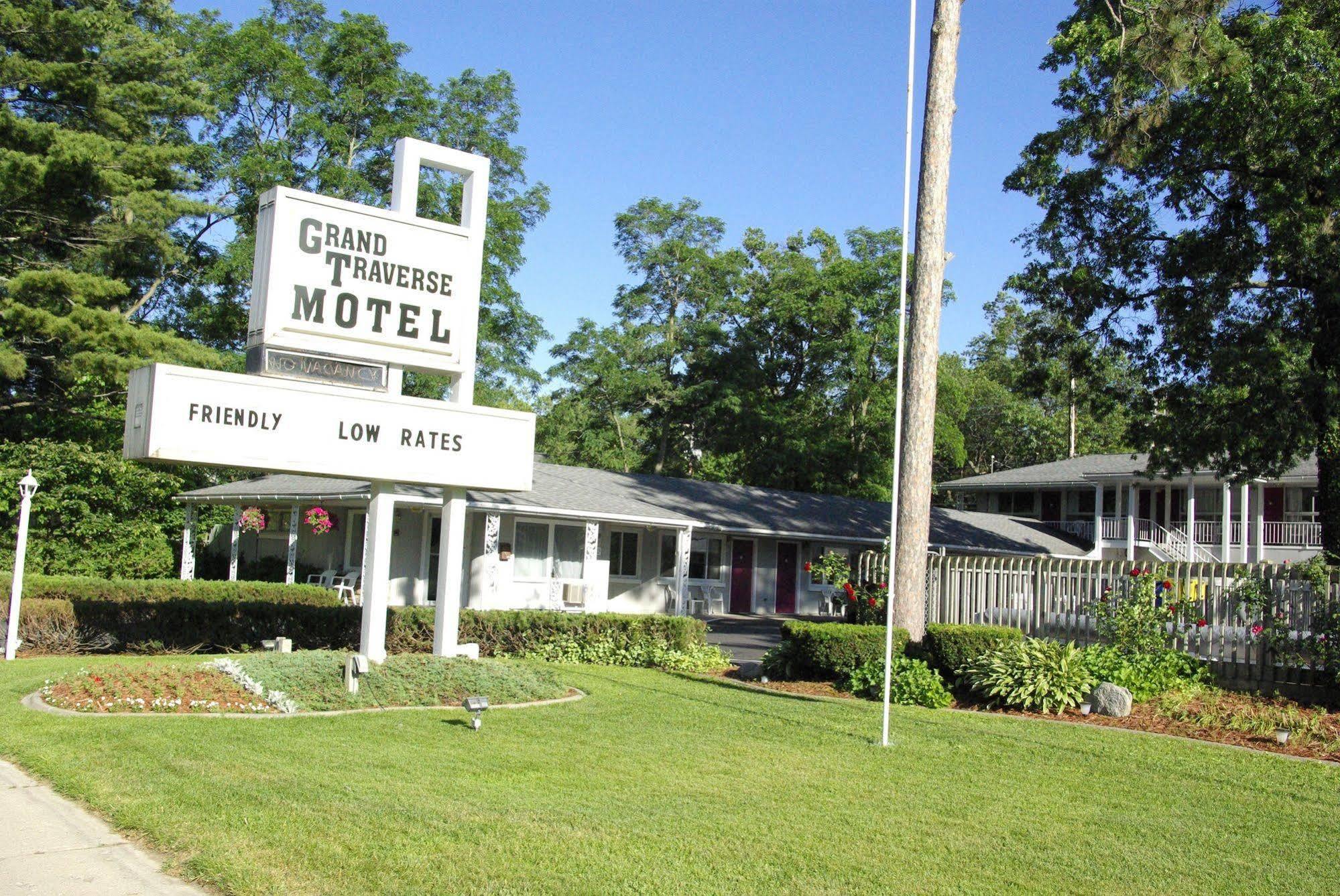Grand Traverse Motel ทราเวิร์สซิตี้ ภายนอก รูปภาพ