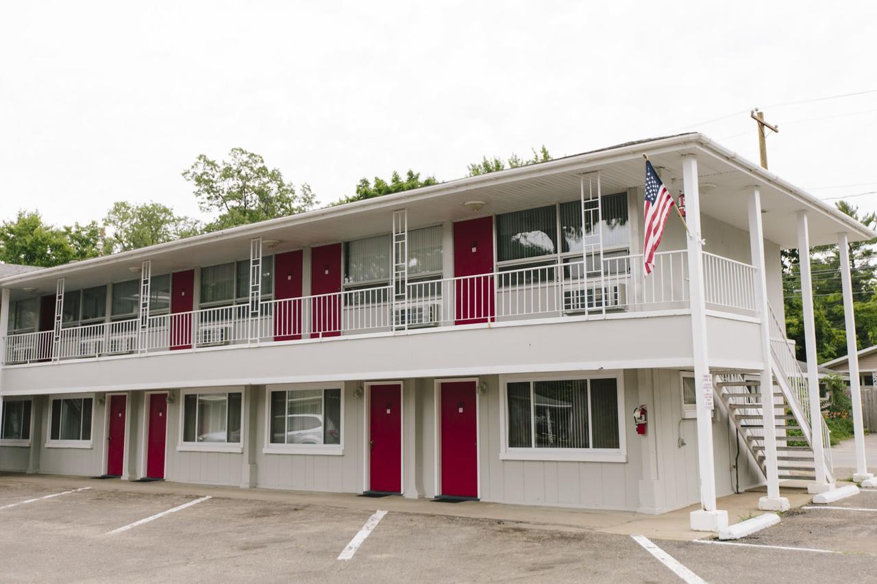 Grand Traverse Motel ทราเวิร์สซิตี้ ภายนอก รูปภาพ